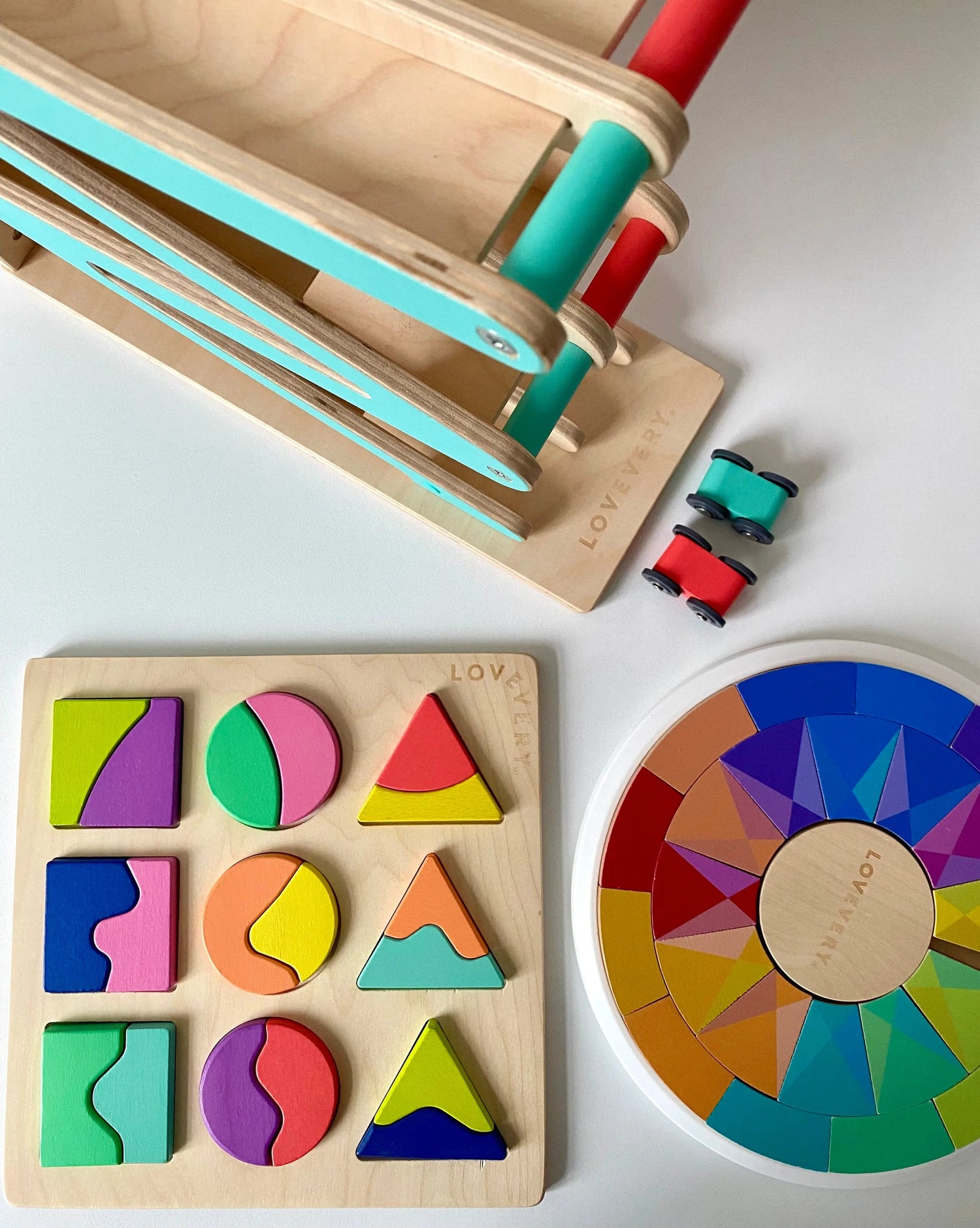 Lovevery-Des-kits-jeux-pour-l-éveil Keedy : Jeux de Qualité Reconditionnés